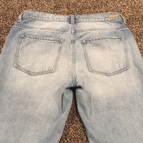 Sneak Peek Boyfriend Jeans Light Wash - Picture 8 of 10